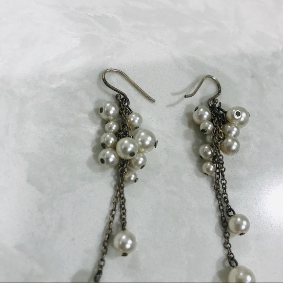 White Pearl dangle earrings - Picture 6 of 8